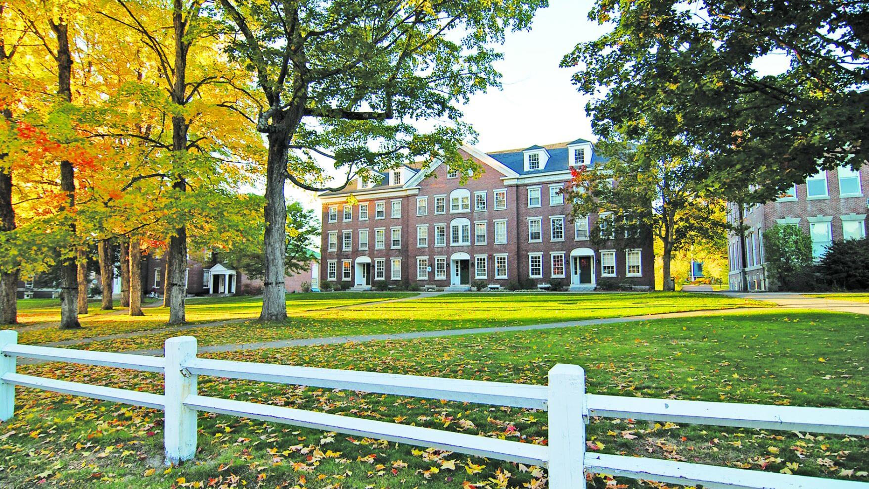 New Hampton real estate market and community overview